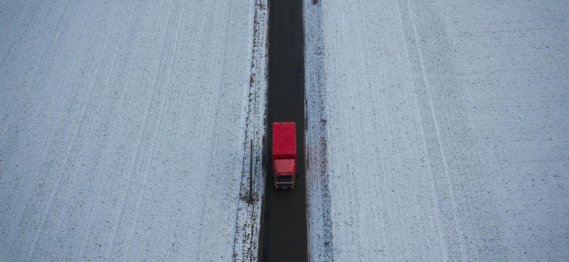 truck-driving-in-winter